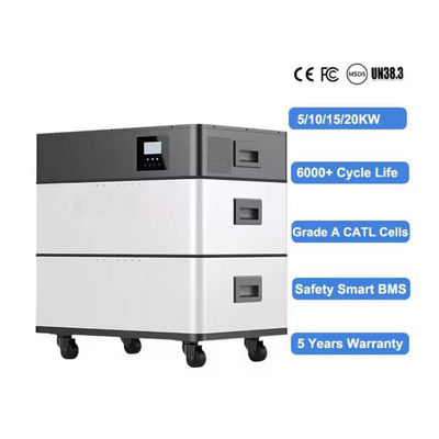 12.8kwh 25,6kwh Batteria al litio per sistemi di accumulo di energia solare Classe di protezione IP55